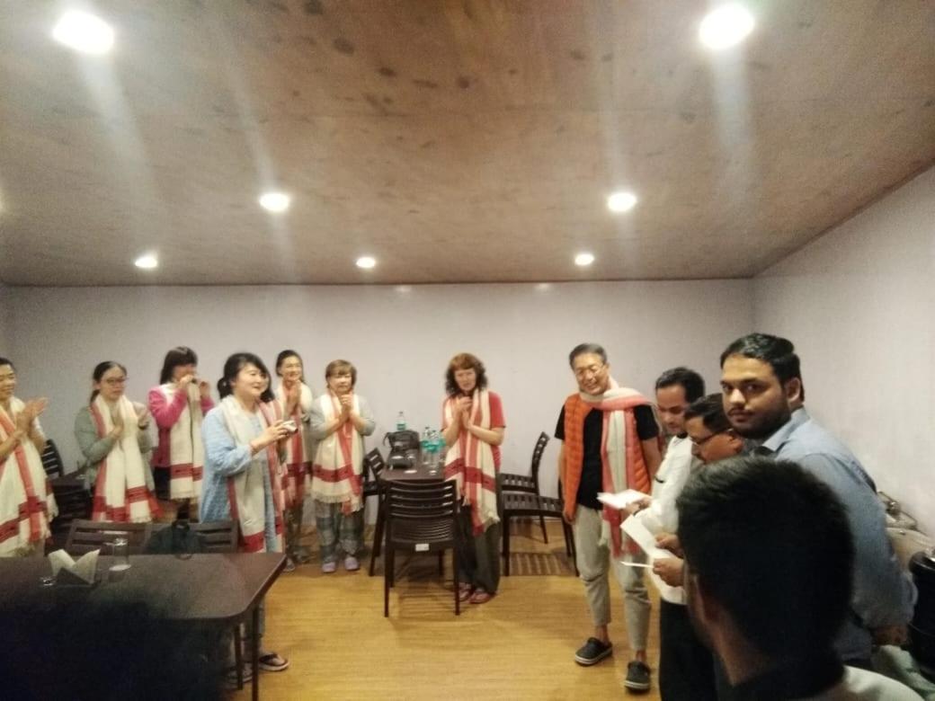 Himalayan Nomad Cottage, Manali ! All 2 Bedroom Independent Cottages ! Personal Lawn Every Cottage ! Parking ! Scenic Mountains View ! Spacious Rooms ! Luaran gambar