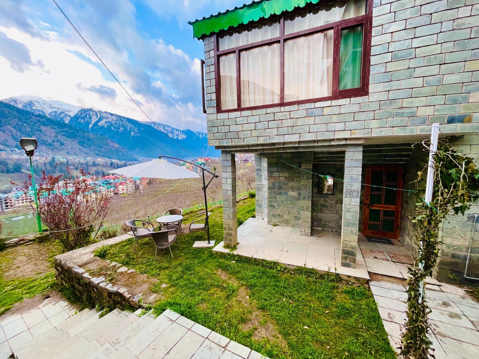 Himalayan Nomad Cottage, Manali ! All 2 Bedroom Independent Cottages ! Personal Lawn Every Cottage ! Parking ! Scenic Mountains View ! Spacious Rooms ! Luaran gambar