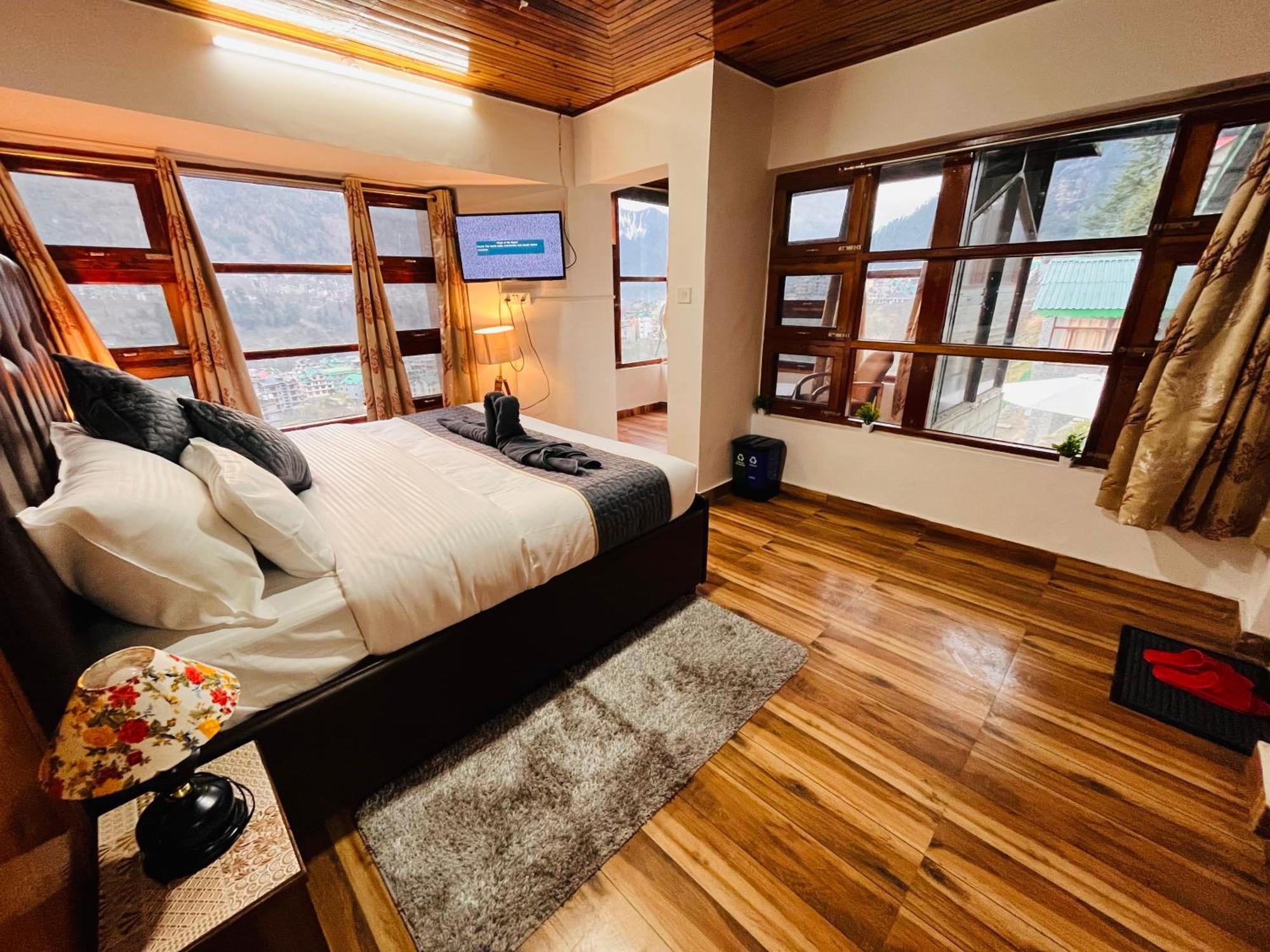 Himalayan Nomad Cottage, Manali ! All 2 Bedroom Independent Cottages ! Personal Lawn Every Cottage ! Parking ! Scenic Mountains View ! Spacious Rooms ! Luaran gambar