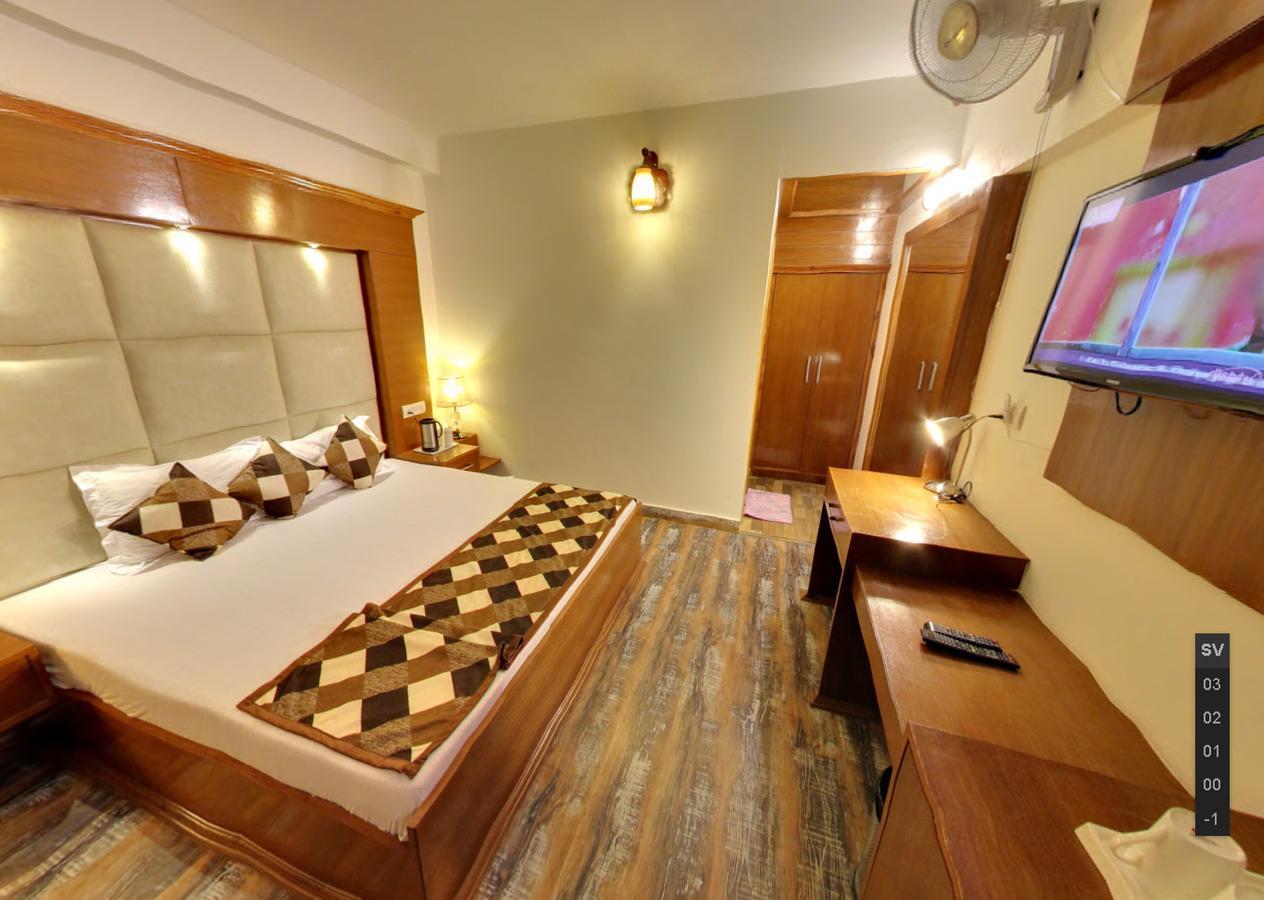 Himalayan Nomad Cottage, Manali ! All 2 Bedroom Independent Cottages ! Personal Lawn Every Cottage ! Parking ! Scenic Mountains View ! Spacious Rooms ! Luaran gambar