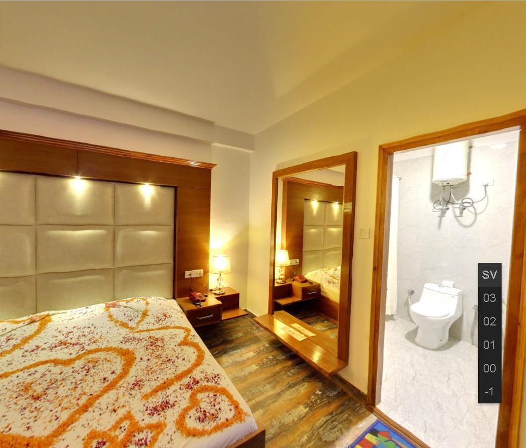Himalayan Nomad Cottage, Manali ! All 2 Bedroom Independent Cottages ! Personal Lawn Every Cottage ! Parking ! Scenic Mountains View ! Spacious Rooms ! Luaran gambar