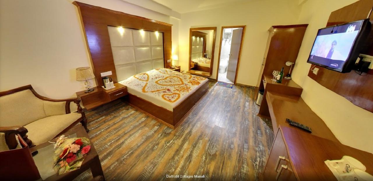 Himalayan Nomad Cottage, Manali ! All 2 Bedroom Independent Cottages ! Personal Lawn Every Cottage ! Parking ! Scenic Mountains View ! Spacious Rooms ! Luaran gambar