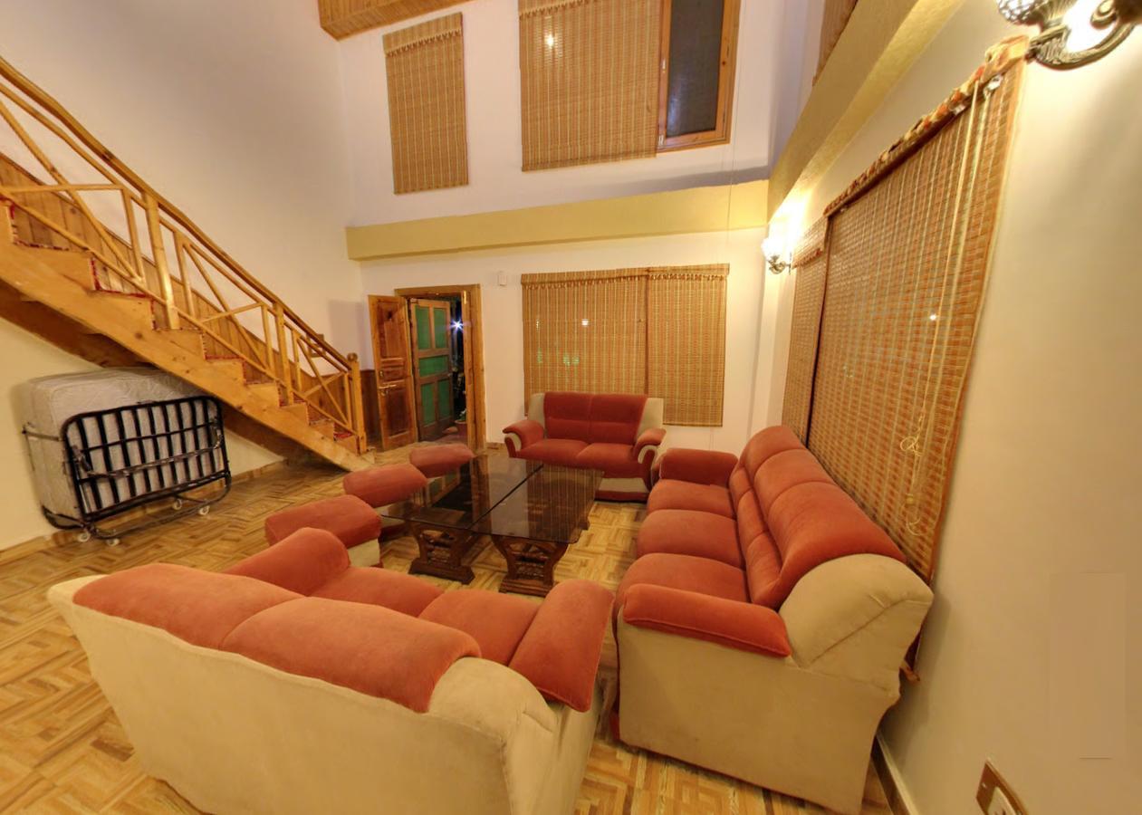 Himalayan Nomad Cottage, Manali ! All 2 Bedroom Independent Cottages ! Personal Lawn Every Cottage ! Parking ! Scenic Mountains View ! Spacious Rooms ! Luaran gambar
